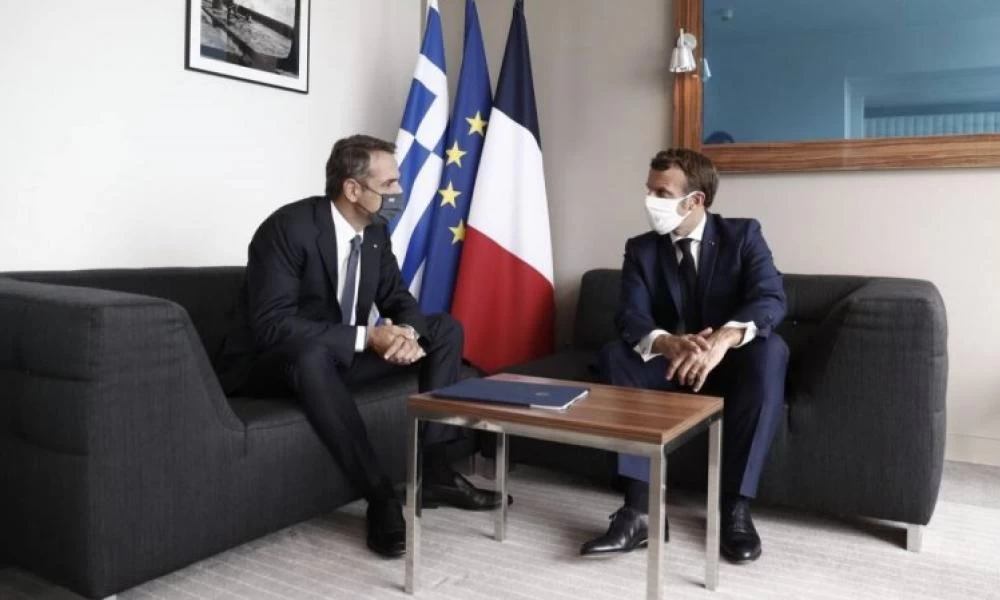 Τετ α τετ Μητσοτάκη-Μακρόν: Συνάντηση με το βλέμα στραμμένο στην Α. Μεσόγειο